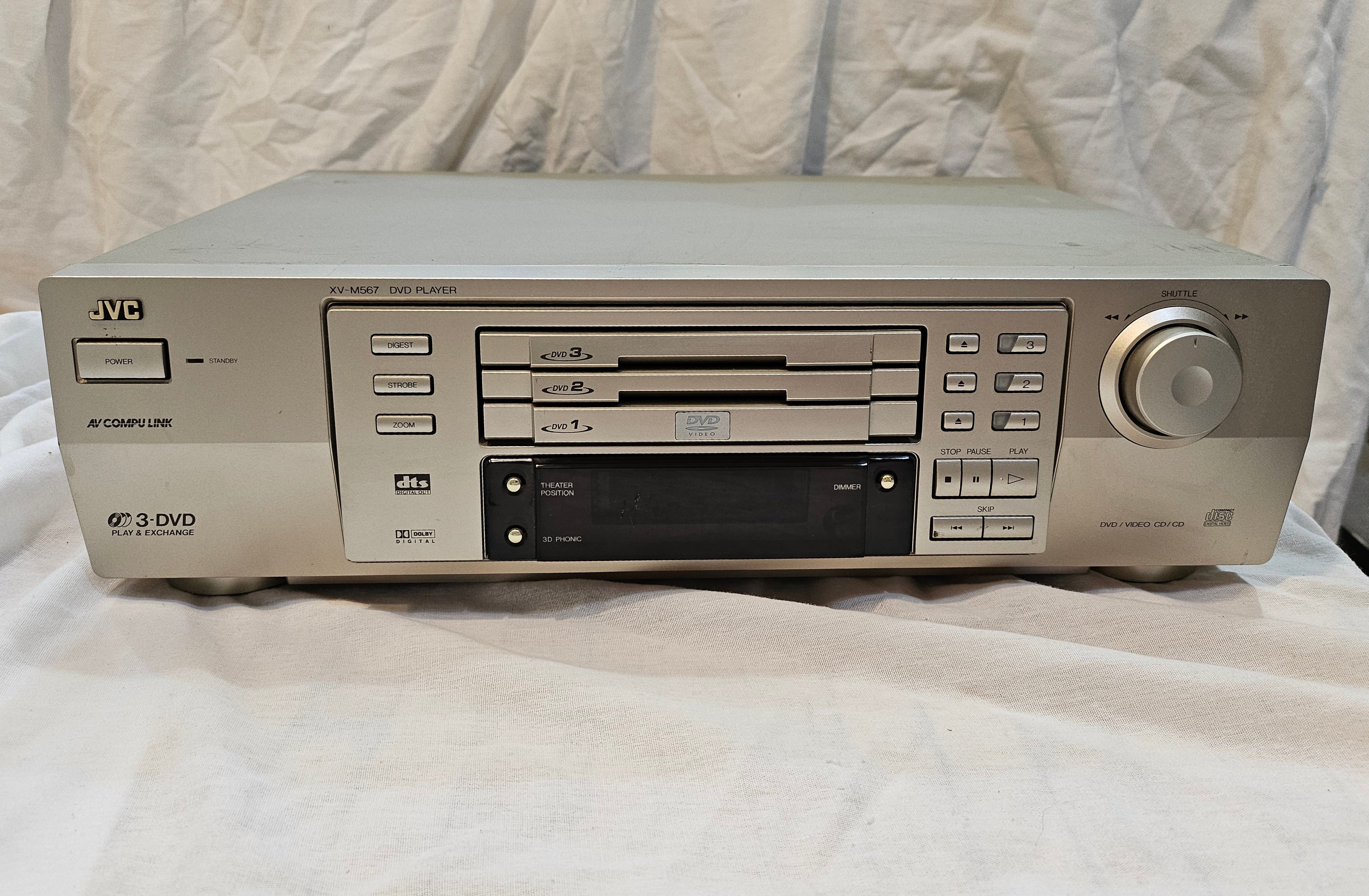 JVC XV-M567 3-Disc DVD Player
