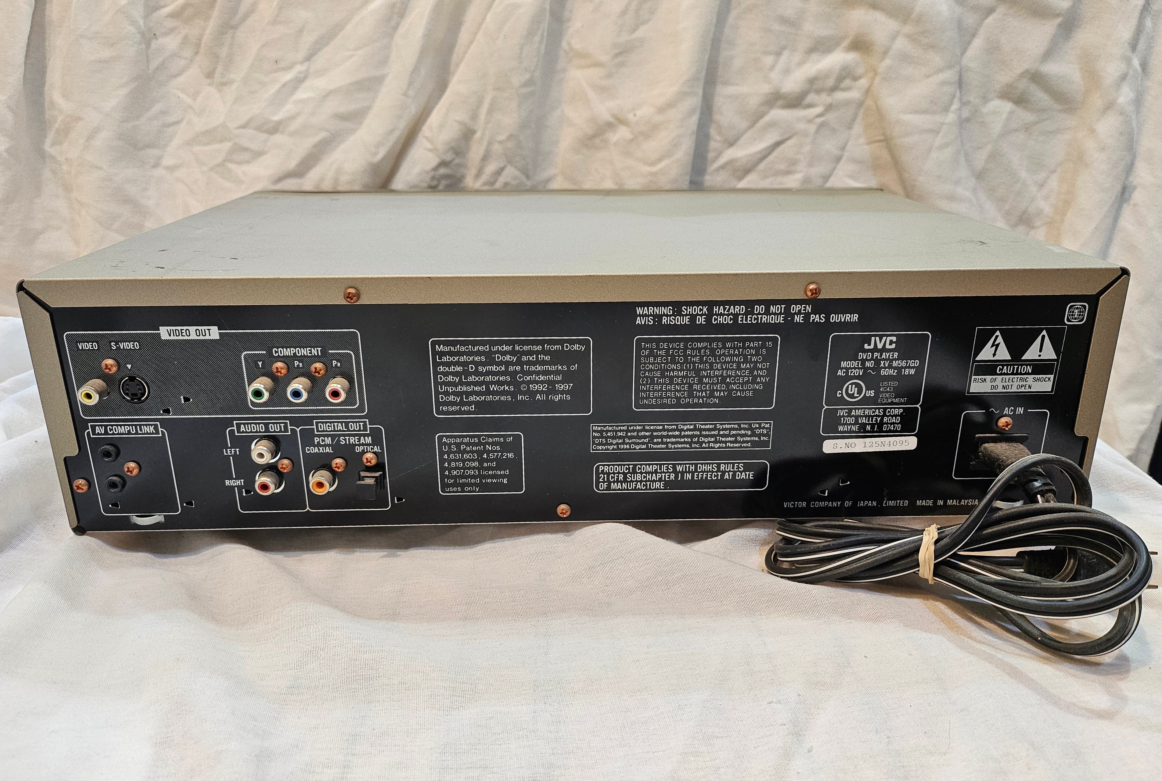 JVC XV-M567 3-Disc DVD Player