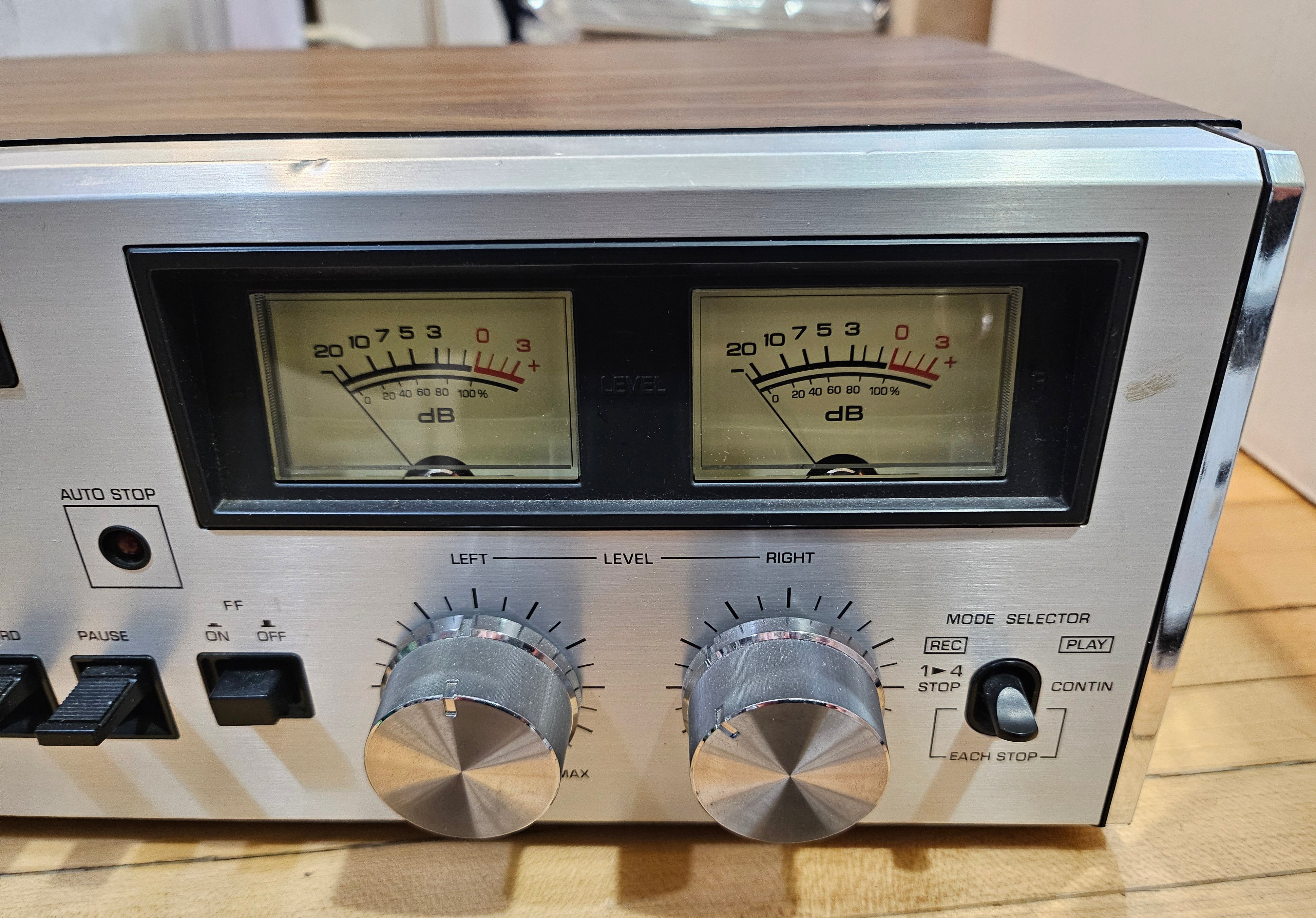 Panasonic RS-808 8-Track Stereo Record Deck