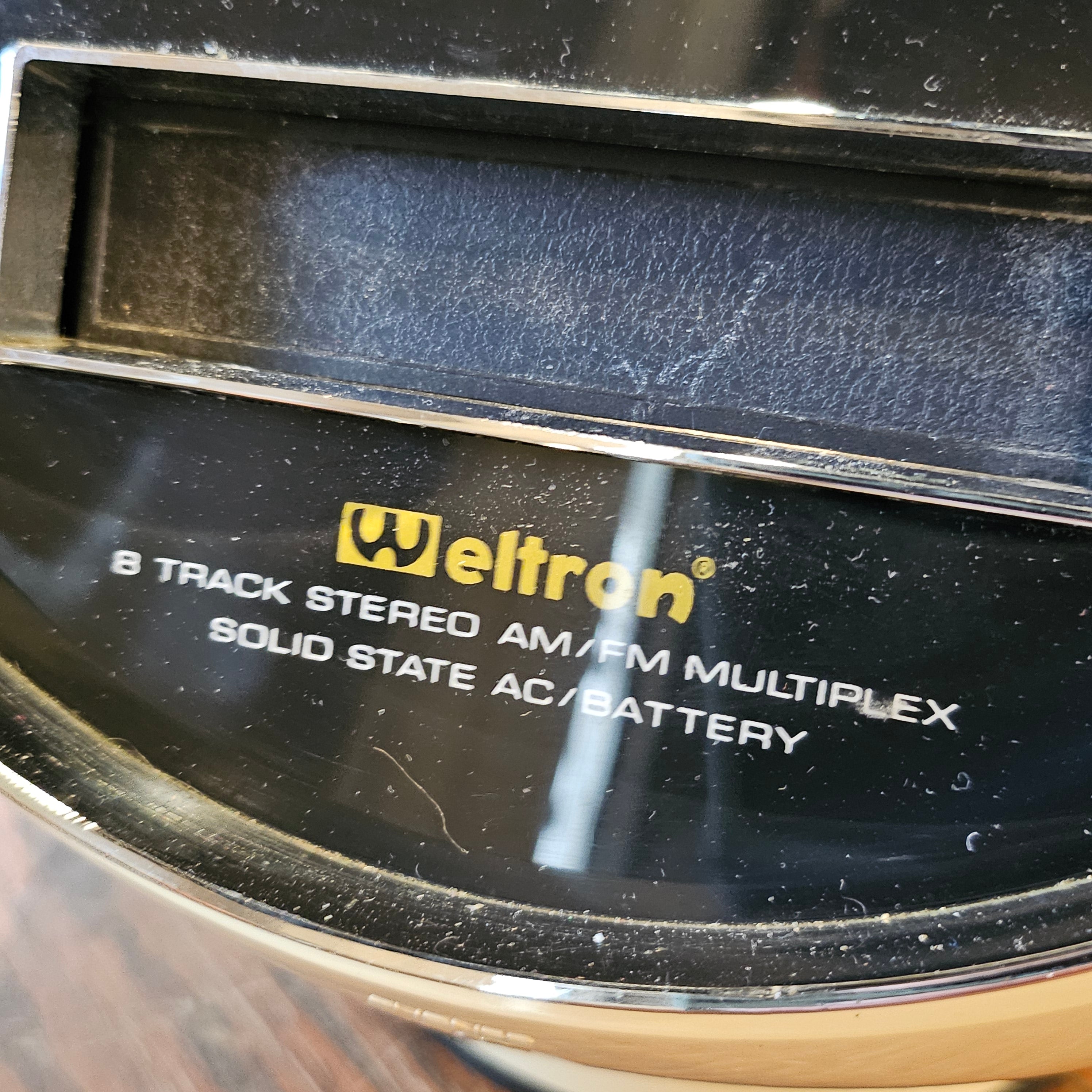 Weltron 8-Track Stereo AM/FM Multiplex Player Solid State AC/Battery