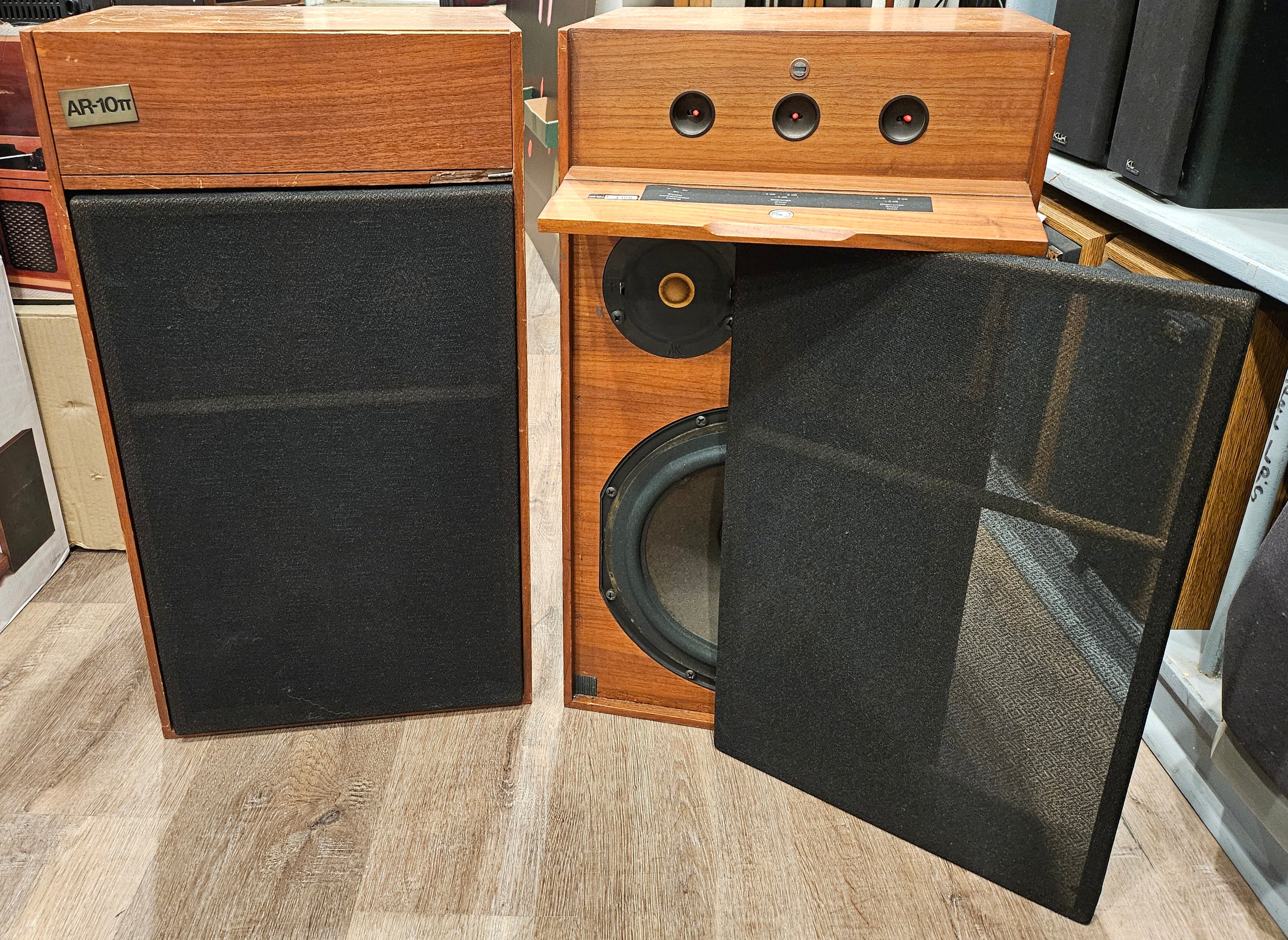 Acoustic Research 10pi Speakers