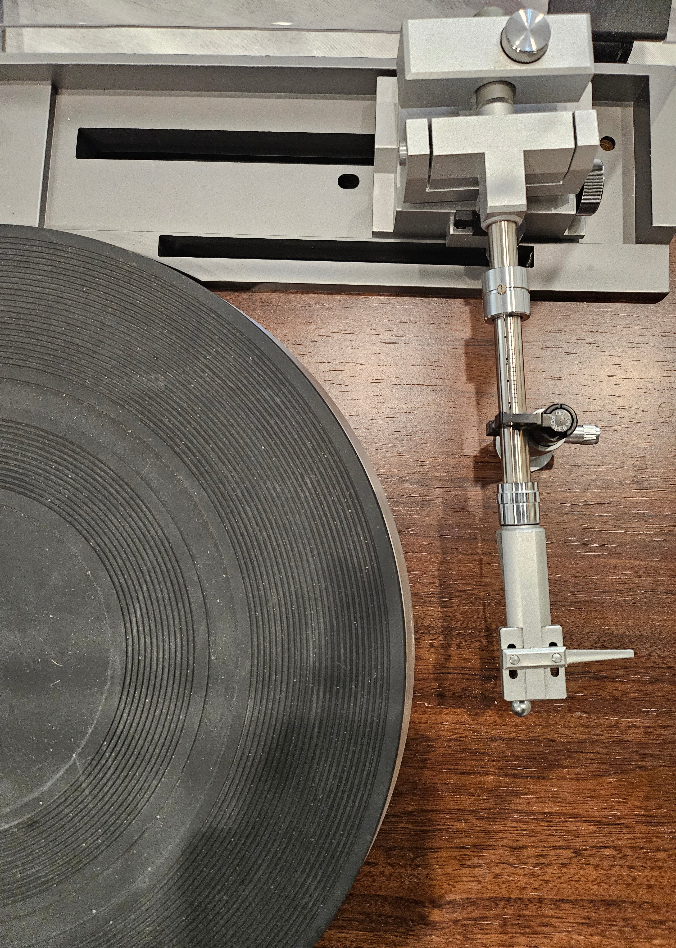 Mitsubishi LT-20 Turntable