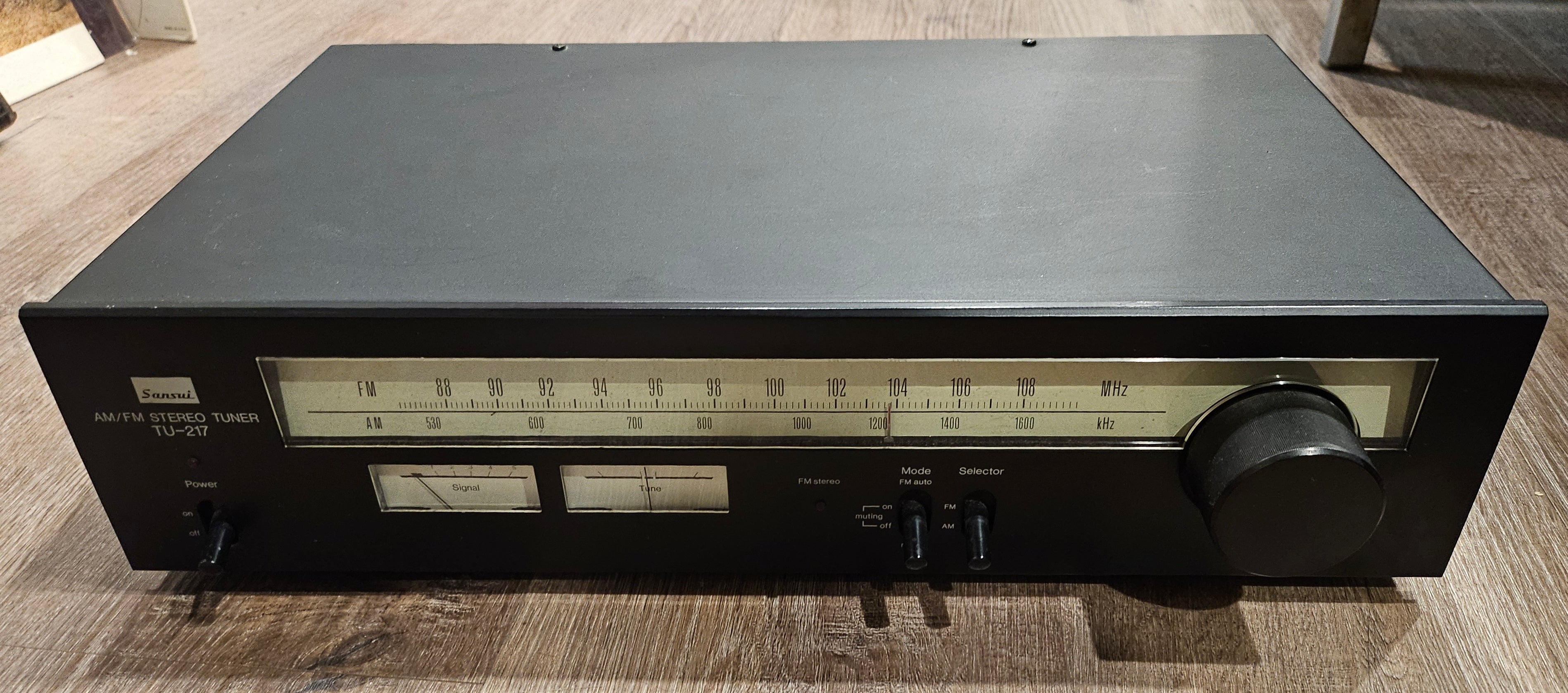 Sansui TU-217 Tuner