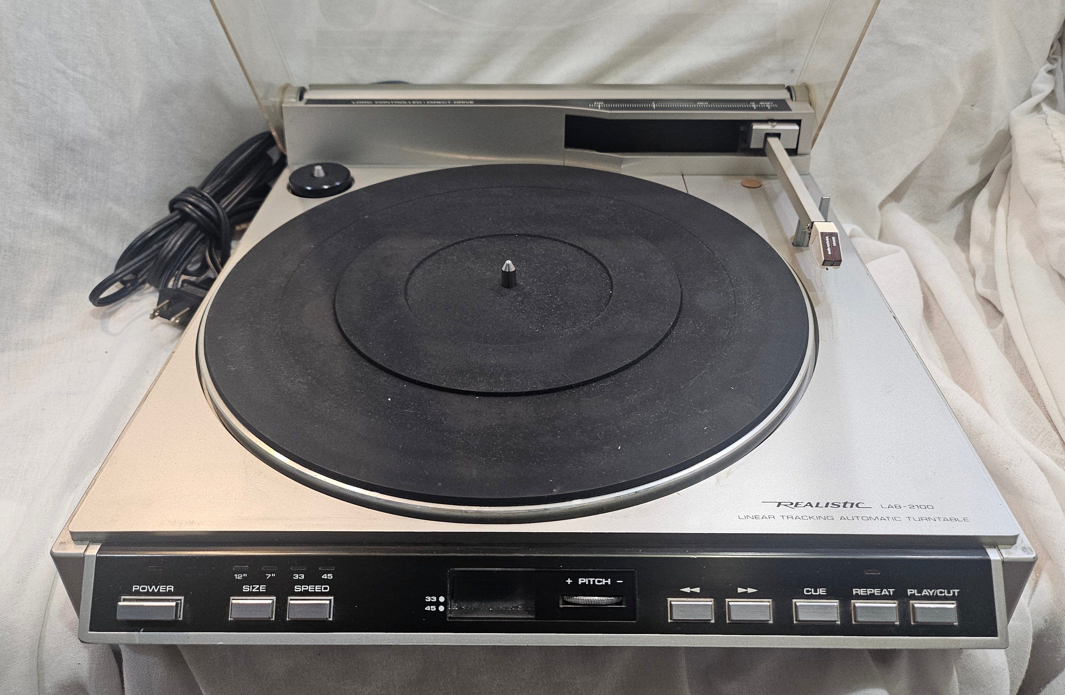 Realistic LAB-2100 Turntable