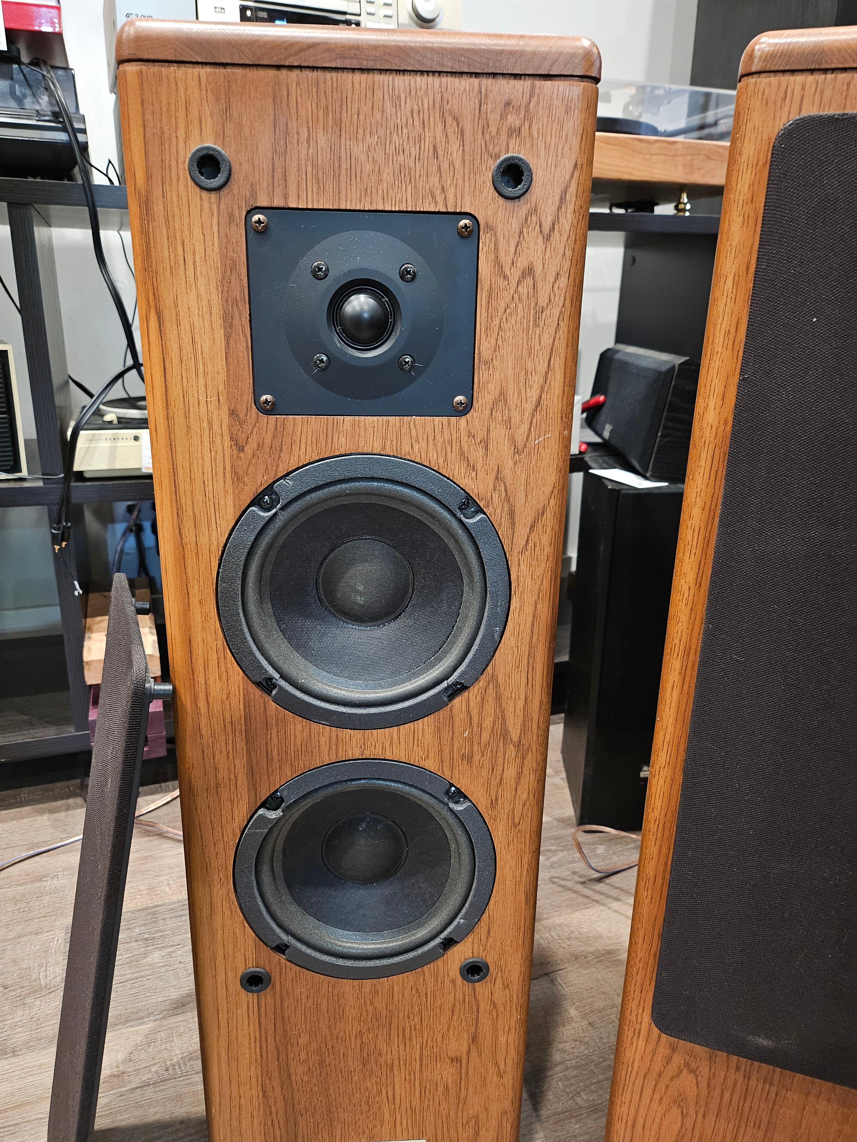 Advent Laurette Speakers