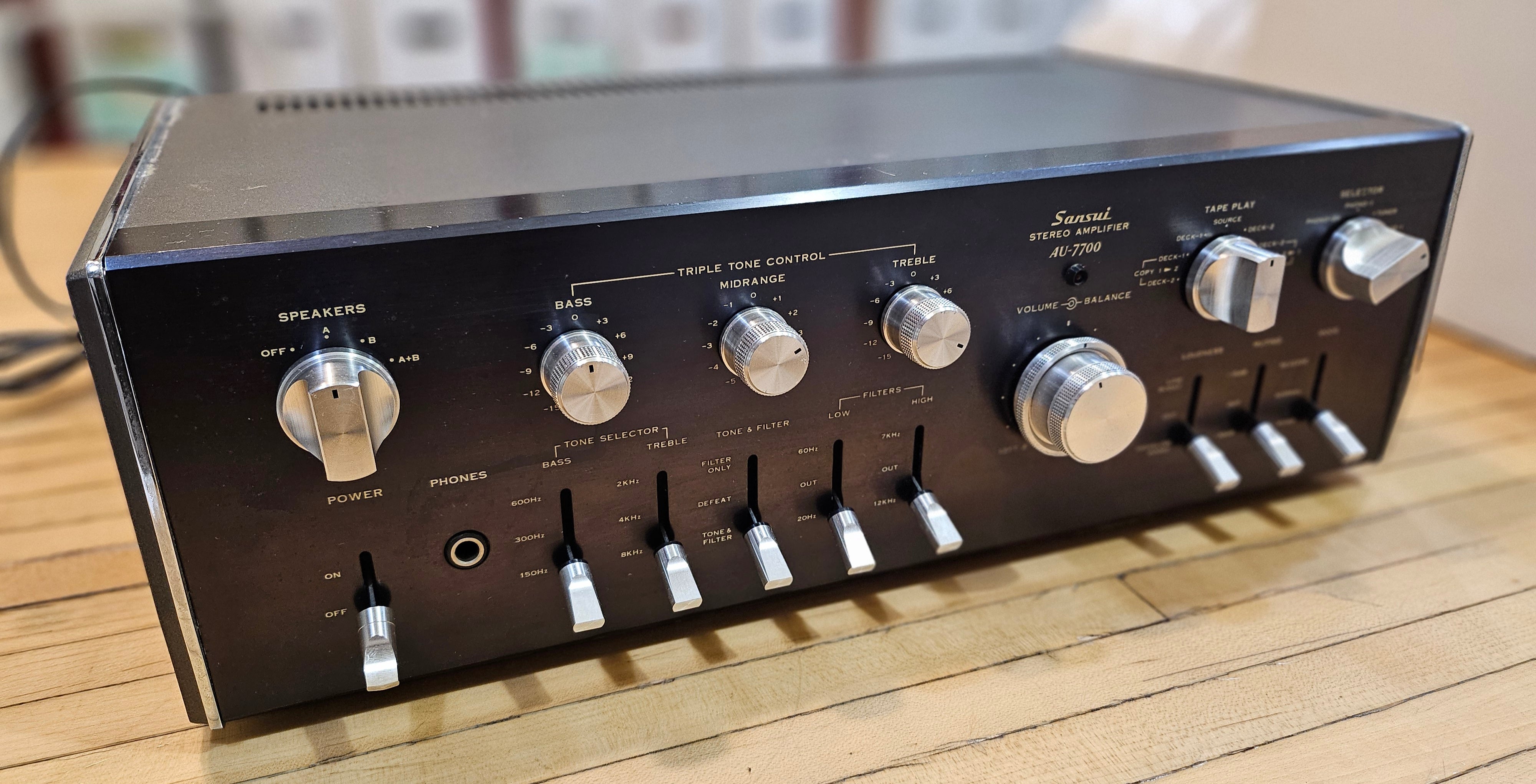 Sansui AU-7700 ステレオアンプ 本体 Sansui AU-7700 Vintage Integrated Amplifier from 1974! - YouTube