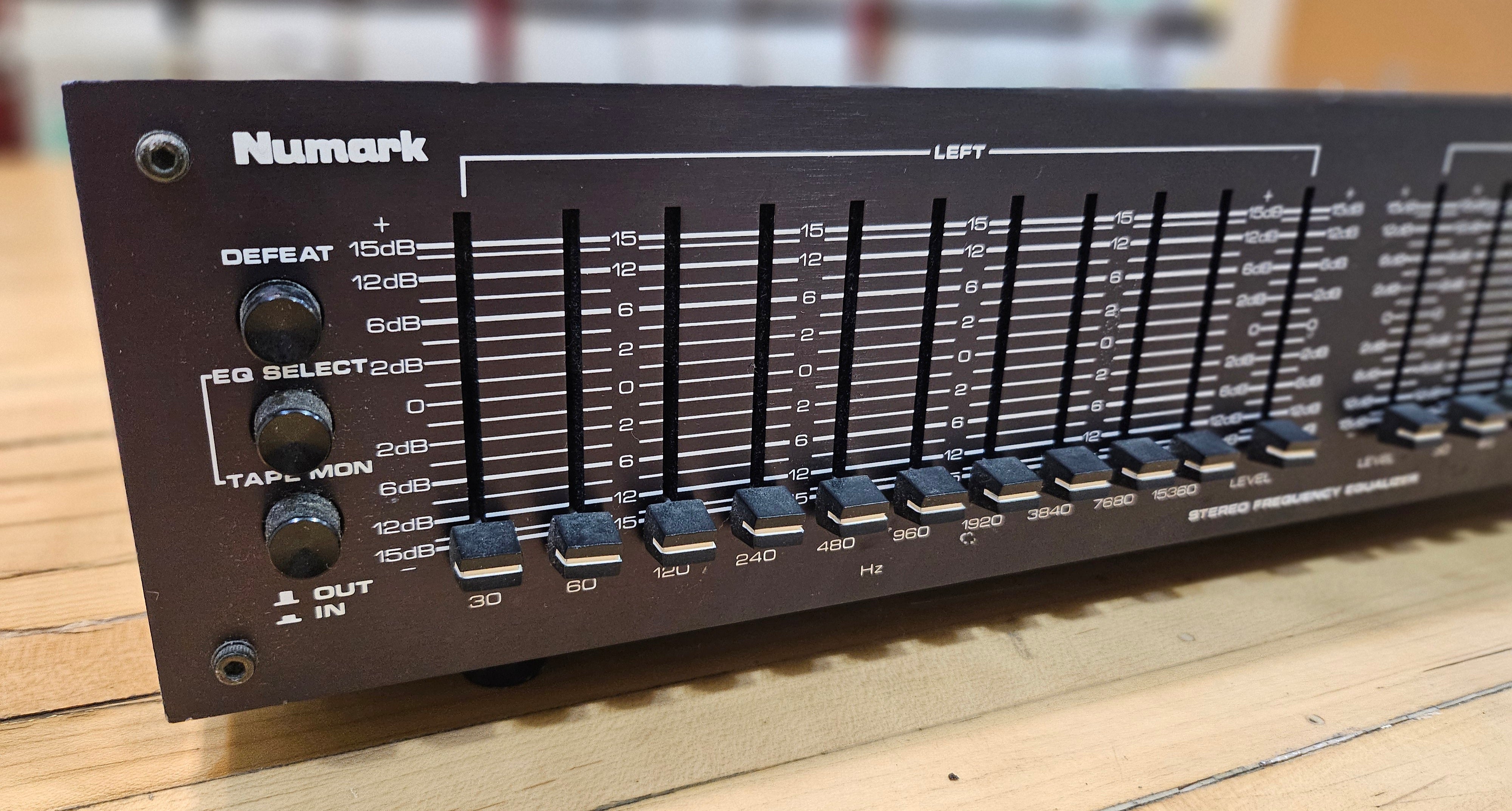 Numark EQ2450 Equalizer