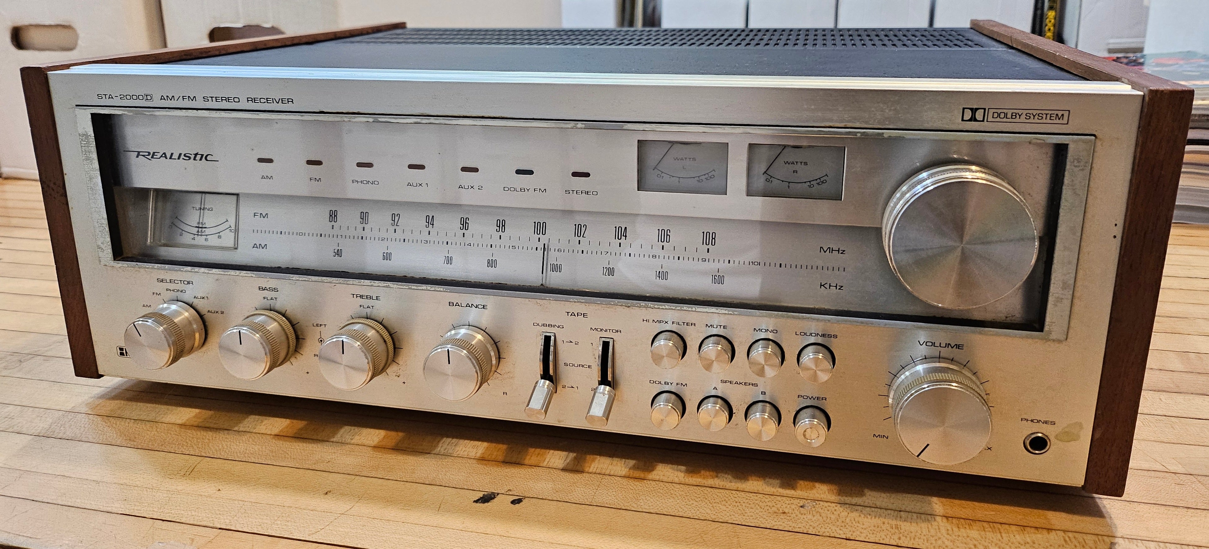 Realistic STA-2000D